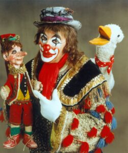 Clown Habakuk (Arminio Rothstein) mit Kasperl und Mimi, 1985. Foto:  ORF / Andreas Friess